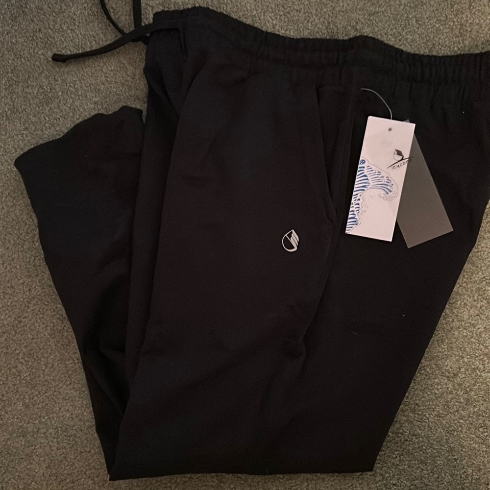 Joggers cropped brand new with tags